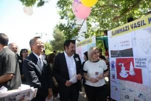 Ambasadori Lu, Ministrat Nikolla dhe Cuci ne ekspoziten e gjimnazisteve elbasanas per korrupsionin